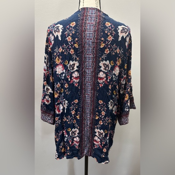 Artesia Vibrant Floral Kimono💜 - Picture 5 of 11